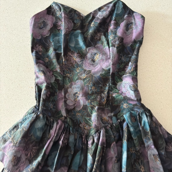 Floral Tiered Dress - Picture 3 of 4